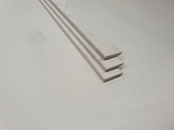 Meranti plinten gegrond