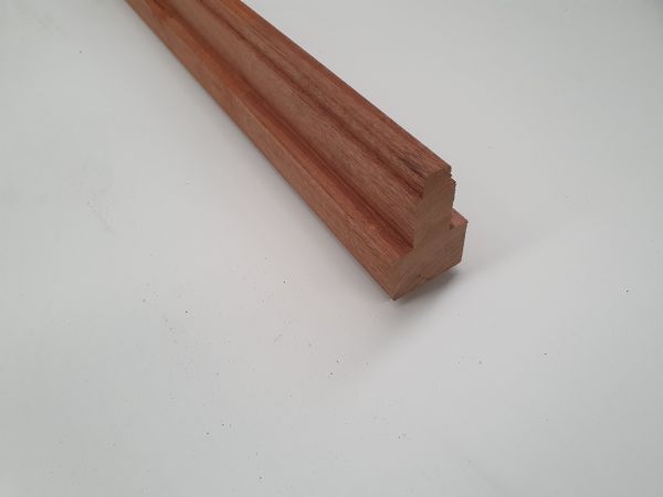 Meranti kozijnhout gevingerlast model B (tussenstijl)
