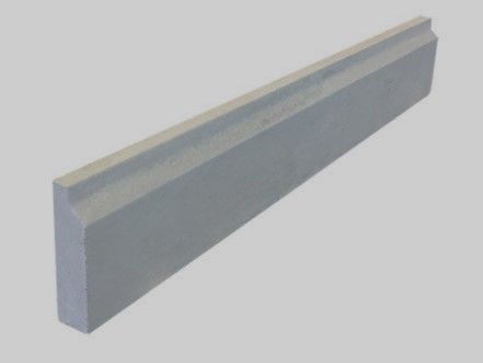 Betonnen kantplank